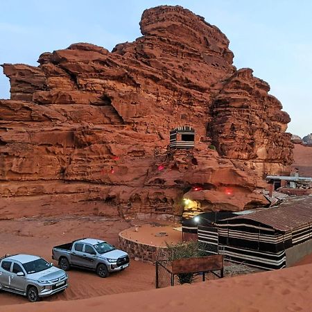 Sunrise camp Hotel Wadi Rum Exterior foto
