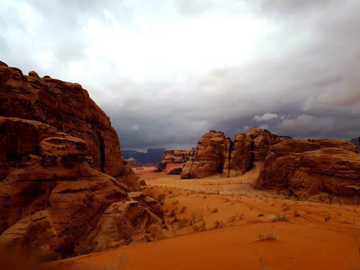 Sunrise camp Hotel Wadi Rum Exterior foto