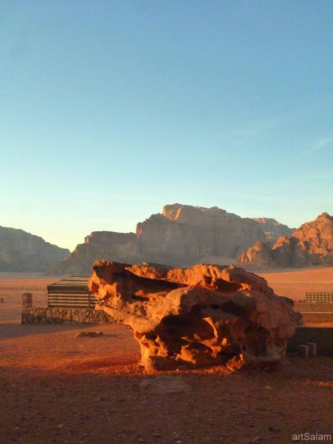 Sunrise camp Hotel Wadi Rum Exterior foto