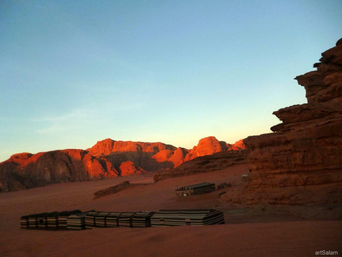 Sunrise camp Hotel Wadi Rum Exterior foto