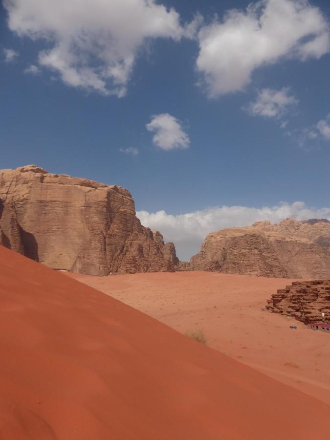 Sunrise camp Hotel Wadi Rum Exterior foto